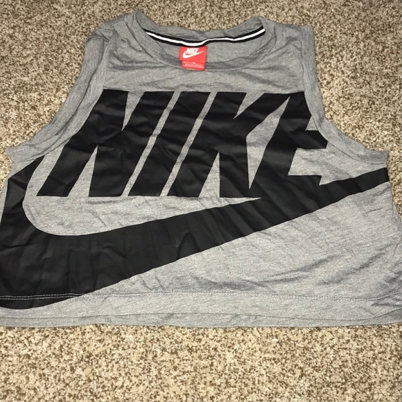 Nike crop top - Picture 1 of 2